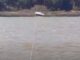 VIDEO – RESCATAN UN VELERO ARGENTINO VARADO EN EL PUERTO DE COLONIA