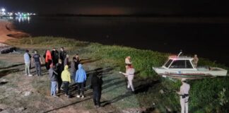 VUELCO DE UNA LANCHA EN CORONDA: SIGUE SIN APARECER UN HOMBRE DE 60 AÑOS Y UN BEBÉ CONTINÚA INTERNADO EN GRAVE ESTADO