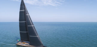 ADVANCED YACHTS A66S: LIGERO Y DE GRAN RENDIMIENTO
