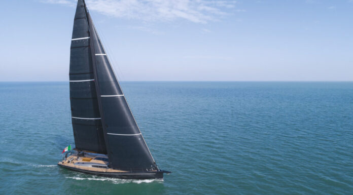 ADVANCED YACHTS A66S: LIGERO Y DE GRAN RENDIMIENTO