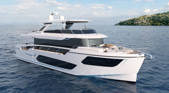 ABSOLUTE YACHTS EN CANNES CON EL NAVETTA 75 EN PRIMICIA MUNDIAL