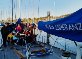 EL VELERO ESPERANZA NAVEGÓ CON ALUMNOS DEL CLUB UNIVERSIDAD NACIONAL DE LA PLATA