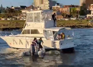 VIDEO – RESCATAN UN CRUCERO VARADO EN PUNTA GORDA FRENTE A MONTEVIDEO