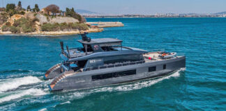 ASÍ ES EL VISION F80, UN CATAMARÁN DE LUJO CARGADO DE PANELES SOLARES