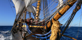 EL VELERO MÁS GRANDE DEL MUNDO LLEGA A BARCELONA