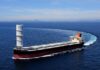 EL PRIMER BARCO GRANELERO PROPULSADO POR TECNOLOGÍA EÓLICA Y UNA VELA RÍGIDA, YA SURCA LOS OCÉANOS