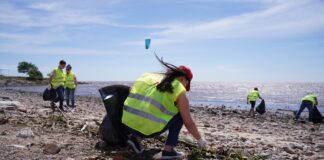 VICENTE LÓPEZ RECOLECTÓ MÁS DE 220 KILOS DE RESIDUOS EN UNA JORNADA DE LIMPIEZA DE LA COSTA