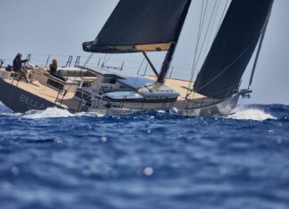 YYACHTS ENTREGA EL VELERO INSIGNIA Y9 “BELLA”