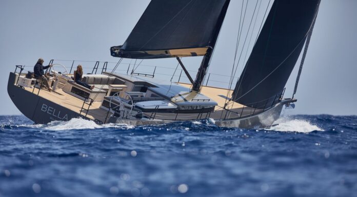 YYACHTS ENTREGA EL VELERO INSIGNIA Y9 “BELLA”