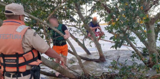 CORRIENTES – PREFECTURA RESCATÓ A DOS HOMBRES ATRAPADOS EN EL RÍO PARANÁ