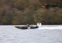 ALCANZAN EL RÉCORD MUNDIAL DE VELOCIDAD DE UN MOTOR FUERA DE BORDA DIESEL: 100,21 KM/HORA