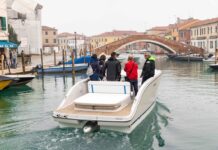 YAMAHA PROBÓ EL NUEVO MOTOR ELÉCTRICO HARMO EN UNA EMBARCACIÓN ITALIANA EN MURANO