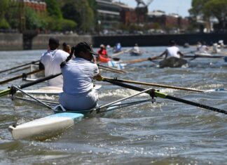 MÁS DE 300 REMEROS NAVEGARON 12 KM EN EL RIACHUELO POR LA “RECUPERACIÓN DEL RÍO”