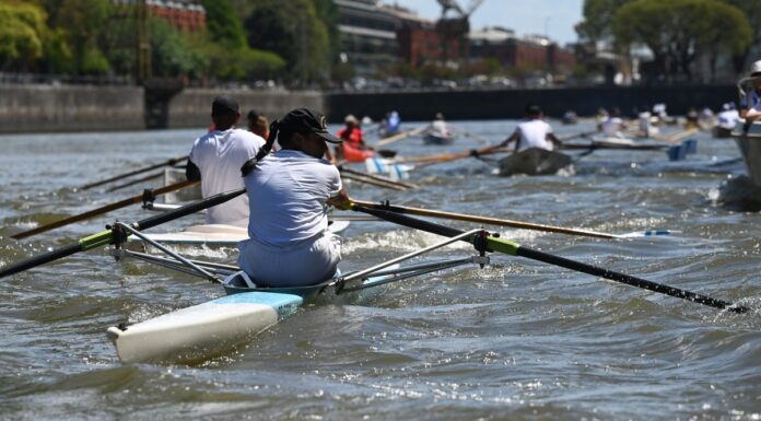 MÁS DE 300 REMEROS NAVEGARON 12 KM EN EL RIACHUELO POR LA “RECUPERACIÓN DEL RÍO”