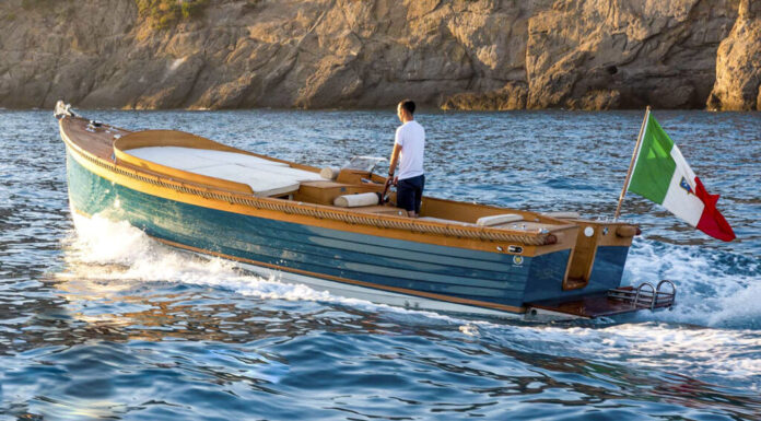 CORVETTA 24 ELÉCTRICA, LA DOLCE VITA DEL FUTURO.