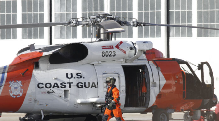 MILAGRO EN EL GOLFO DE MEXICO: UN PASAJERO CAE POR LA BORDA DE UN CRUCERO Y ES RESCATADO CON VIDA 15 HORAS DESPUÉS