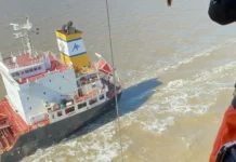 EMERGENCIA EN EL RÍO DE LA PLATA: PREFECTURA AERO EVACUÓ DE URGENCIA AL CAPITÁN DE UN BUQUE CON UN ACCIDENTE CEREBRO VASCULAR