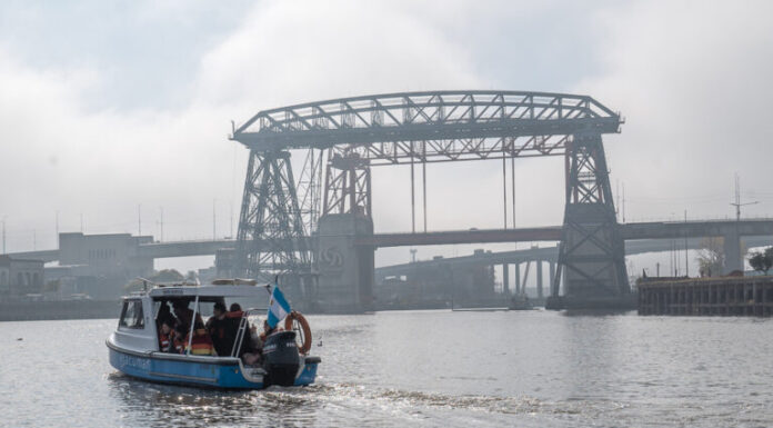 ALTA TENSIÓN Y RÉCORD DE EXPOSITORES EN EL DEBATE POR LA REACTIVACIÓN NÁUTICA DEL RIACHUELO