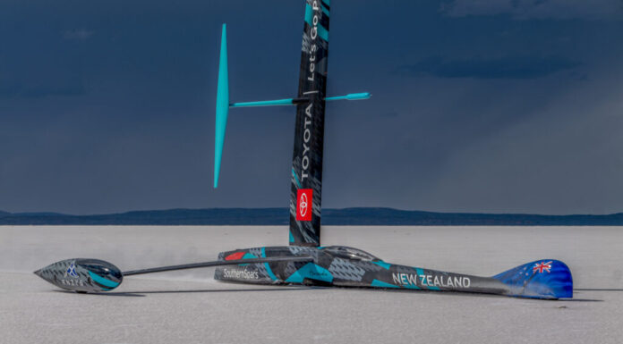 ¡222,4 KM/H! EMIRATES TEAM NEW ZEALAND BATE EL RÉCORD CON GLENN ASHBY A BORDO DE HORONUKU