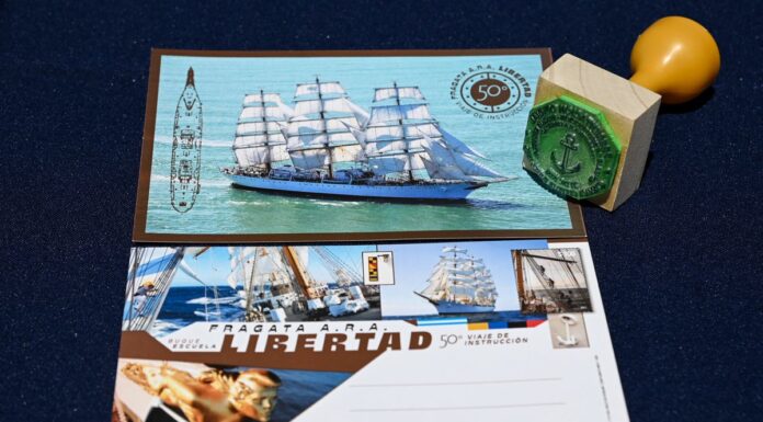 PRESENTARON LA EMISIÓN POSTAL DEL CORREO ARGENTINO HOMENAJEANDO A LA FRAGATA ARA “LIBERTAD”