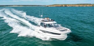 MERRY FISHER 1295 FLY, EL NUEVO BUQUE INSIGNIA DE JEANNEAU EXPUESTO EN PARÍS