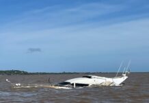 SE HUNDIÓ UN YATE DE 52 PIES FRENTE A OLIVOS