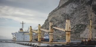 OPERACIÓN “OS35”: CÓMO RESCATAR UN GIGANTE DE 40.288 TONELADAS VARADO A LA SOMBRA DE GIBRALTAR