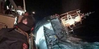UN BARCO DE GUERRA TAILANDÉS SE HUNDE POR UN FALLO EN EL MOTOR CON 33 MARINOS A BORDO TRAS UNA FUERTE TORMENTA