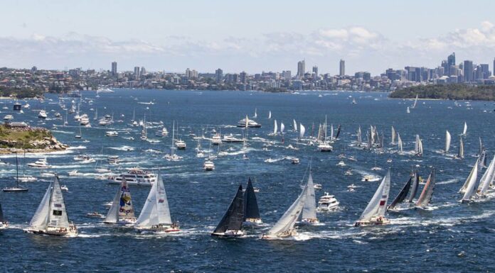 INSULTOS Y VELEROS A PUNTO DE CHOCAR EN LA REGATA MÁS ATRACTIVA DE AUSTRALIA