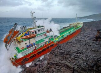 TRESTA STAR WRECK SERÁ ABANDONADO EN LA ISLA REUNIÓN