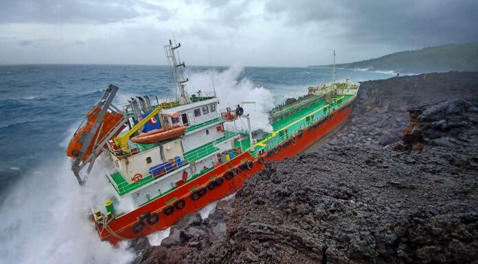 TRESTA STAR WRECK SERÁ ABANDONADO EN LA ISLA REUNIÓN