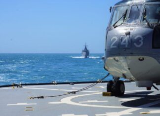 LOS HELICÓPTEROS SEA KING YA SE ENCUENTRAN A BORDO DEL ROMPEHIELOS ALMIRANTE IRIZAR PARA PARTICIPAR DE LA CAMPAÑA ANTÁRTICA 2022/2023