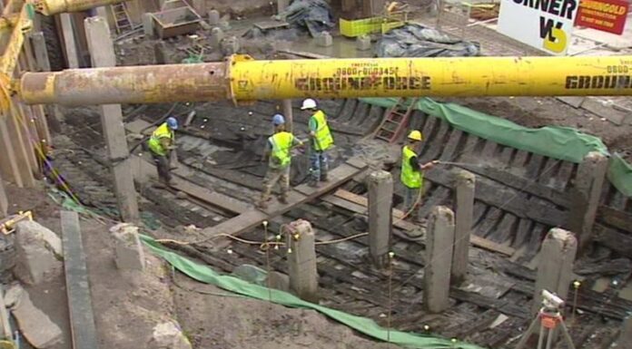 “EL ROMPECABEZAS MÁS GRANDE DEL MUNDO EN 3D” : LA COMPLEJA MISIÓN DE VOLVER A ENSAMBLAR LAS 2500 PIEZAS DE UN BARCO DEL SIGLO XV