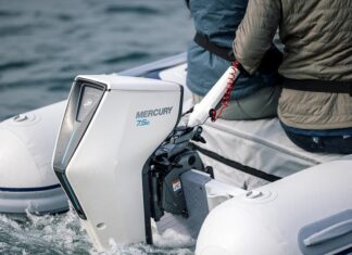 BRUNSWICK LANZA MOTOR FUERA DE BORDA Y BARCOS ELÉCTRICOS EN EL CES