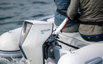 BRUNSWICK LANZA MOTOR FUERA DE BORDA Y BARCOS ELÉCTRICOS EN EL CES