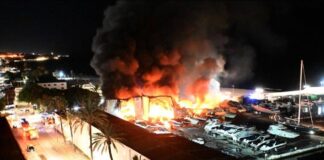 VIDEO – UN DEVASTADOR INCENDIO DESTRUYE 80 BARCOS EN EL PUERTO DE MARBELLA