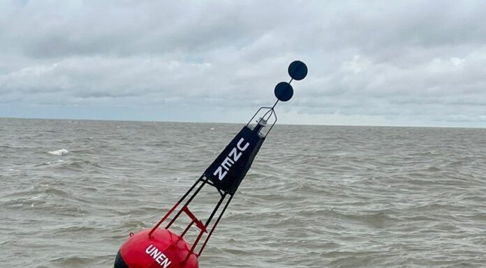 UNEN FONDEÓ UNA NUEVA BOYA EN EL RÍO DE LA PLATA