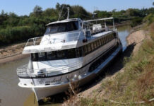 POR LA BAJANTE, EL BARCO CIUDAD DE ROSARIO NO FUNCIONA DESDE HACE CASI 3 AÑOS