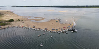 RESISTENCIA / CORRIENTES: MOVIDA NÁUTICA EN BANCO DE ARENA DEL RÍO PARANÁ