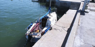 RESCATE EN LA ISLA GORRITI: EL VIENTO EMPUJÓ UN VELERO A LAS ROCAS Y FUE REMOLCADO
