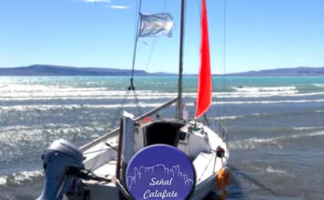 ENCONTRARON UN VELERO ABANDONADO EN LA COSTA DEL LAGO ARGENTINO