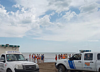 DESPUÉS DE 14 HORAS PERDIDOS EN EL MAR, RESCATAN A DOS KAYAKISTAS EN MONTE HERMOSO