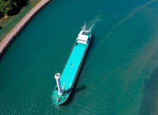 Las velas vuelven a los barcos para propulsar la eficiencia energética