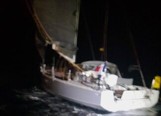 TRAGEDIA A BORDO: TRIPULANTE QUEDÓ ENGANCHADO EN LA VELA Y ESTUVO TODA LA NOCHE COLGANDO DEL MÁSTIL BOCA ABAJO Y DESPUES DE 17 HORAS MURIÓ
