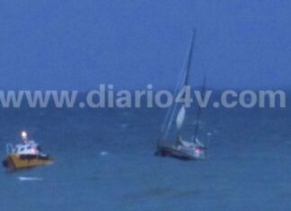 VIDEO: RESCATARON UN VELERO A LA DERIVA POR LA SUDESTADA EN QUEQUÉN