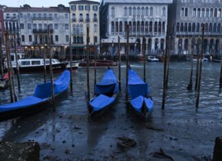 SE SECAN LOS CANALES DE VENECIA EN MEDIO DE TEMORES DE UNA NUEVA SEQUÍA EN ITALIA