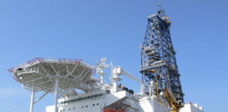 CHIKYU, EL BARCO PERFORADOR JAPONÉS QUE EXCAVÓ UN POZO RÉCORD EN EL MAR DE 7,7 KM
