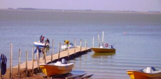 UN PESCADOR FALLECIÓ TRAS HUNDIRSE UNA LANCHA EN LA LAGUNA DE COCHICÓ