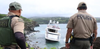 SE HUNDEL EL YATE SUNSEEKER VARADO EN HAWAI