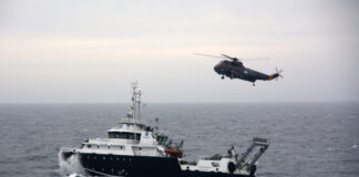 EL ROMPEHIELOS “ALMIRANTE IRÍZAR” BRINDÓ ASISTENCIA MÉDICA EN EL MAR AL BUQUE DE INVESTIGACIÓN  “VÍCTOR ANGELESCU”